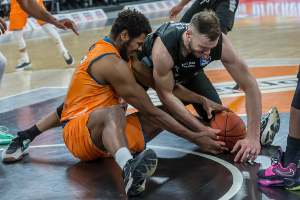 苦卓越的付 苦卓越的付